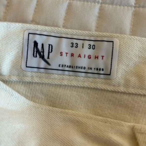 GAP100 men’s gab white jeans perfect for summer time fun - Picture 3 of 4